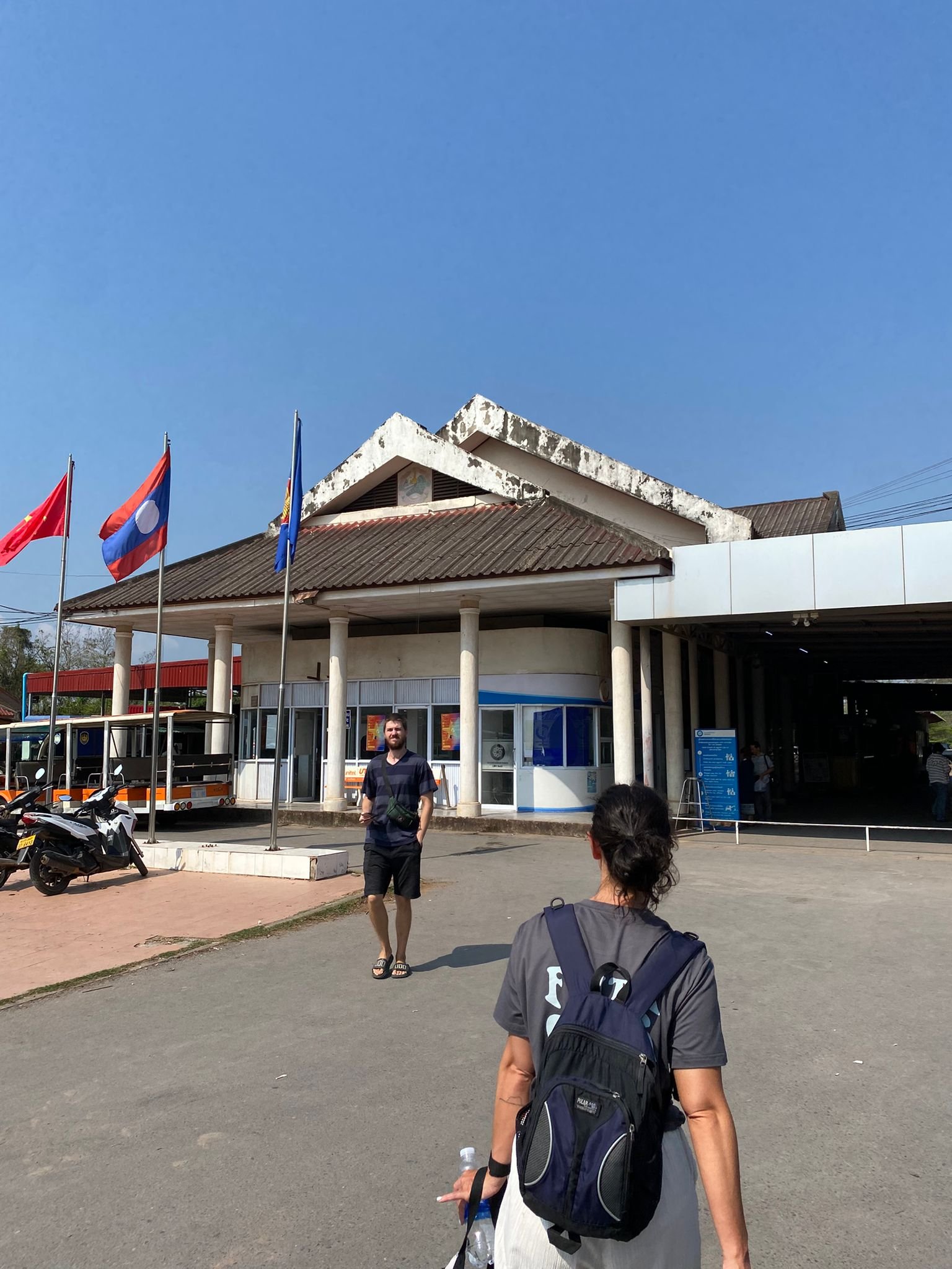 Mui Ne visa run vehicle on the QL1A road
